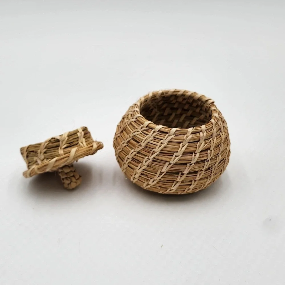 Vintage Tohono O'odham Papago Indian Handwoven Lidded Basket Signed Artisan